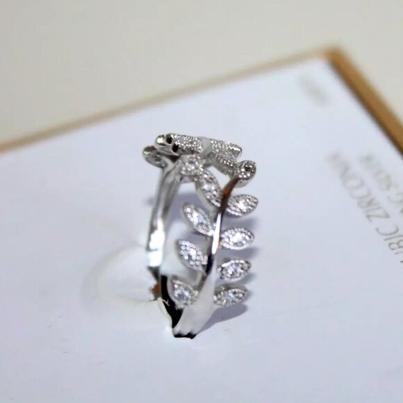 Giani Bernini Cubic Zirconia  Ring in Sterling Silver - Size 8 - NWT - Picture 3 of 3